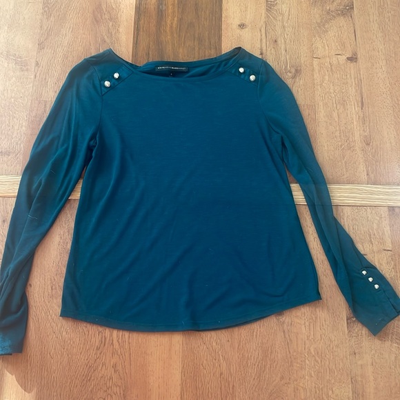 Green long sleeve shirt with gold buttons - Picture 1 of 4